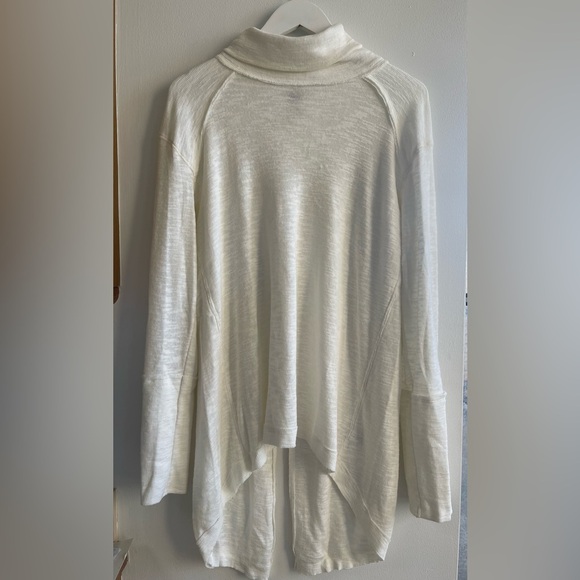 Free People We The Free Split Back Turtleneck White Ivory Size Large NWOT - Picture 1 of 8
